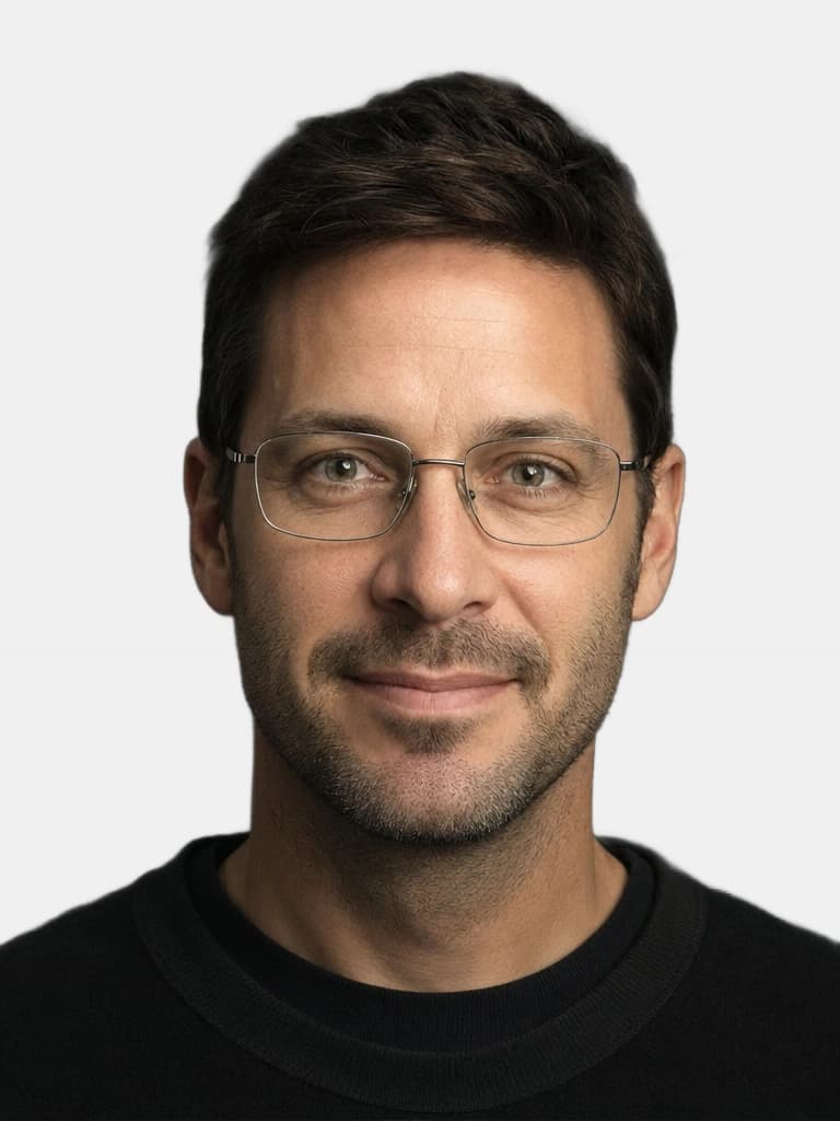 05-portrait-glasses-stubble